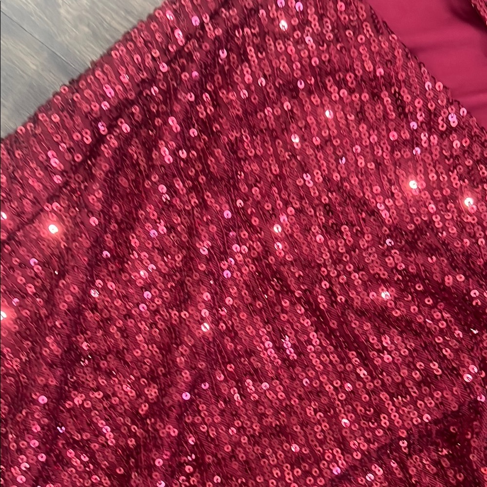 BLANC Elegant Sequin Gown - Picture 8 of 9